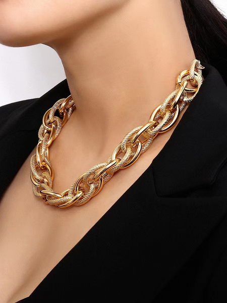 Punk-Inspired Exaggerated Threaded Necklace HND7S5HRZH